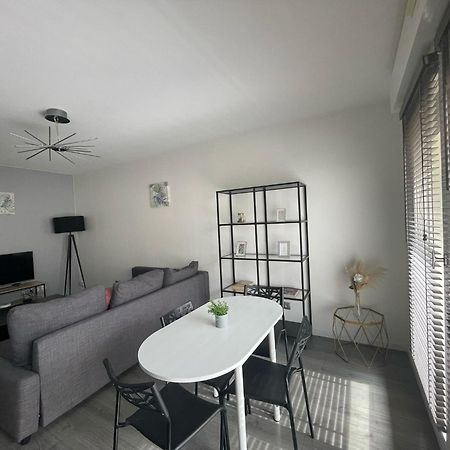City & Cosy, Lyon Charcot- Wifi - Lave Linge - Balcon - Parking Extérieur photo