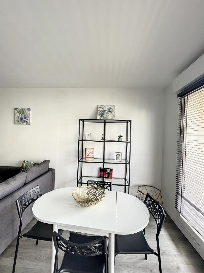 City & Cosy, Lyon Charcot- Wifi - Lave Linge - Balcon - Parking Extérieur photo
