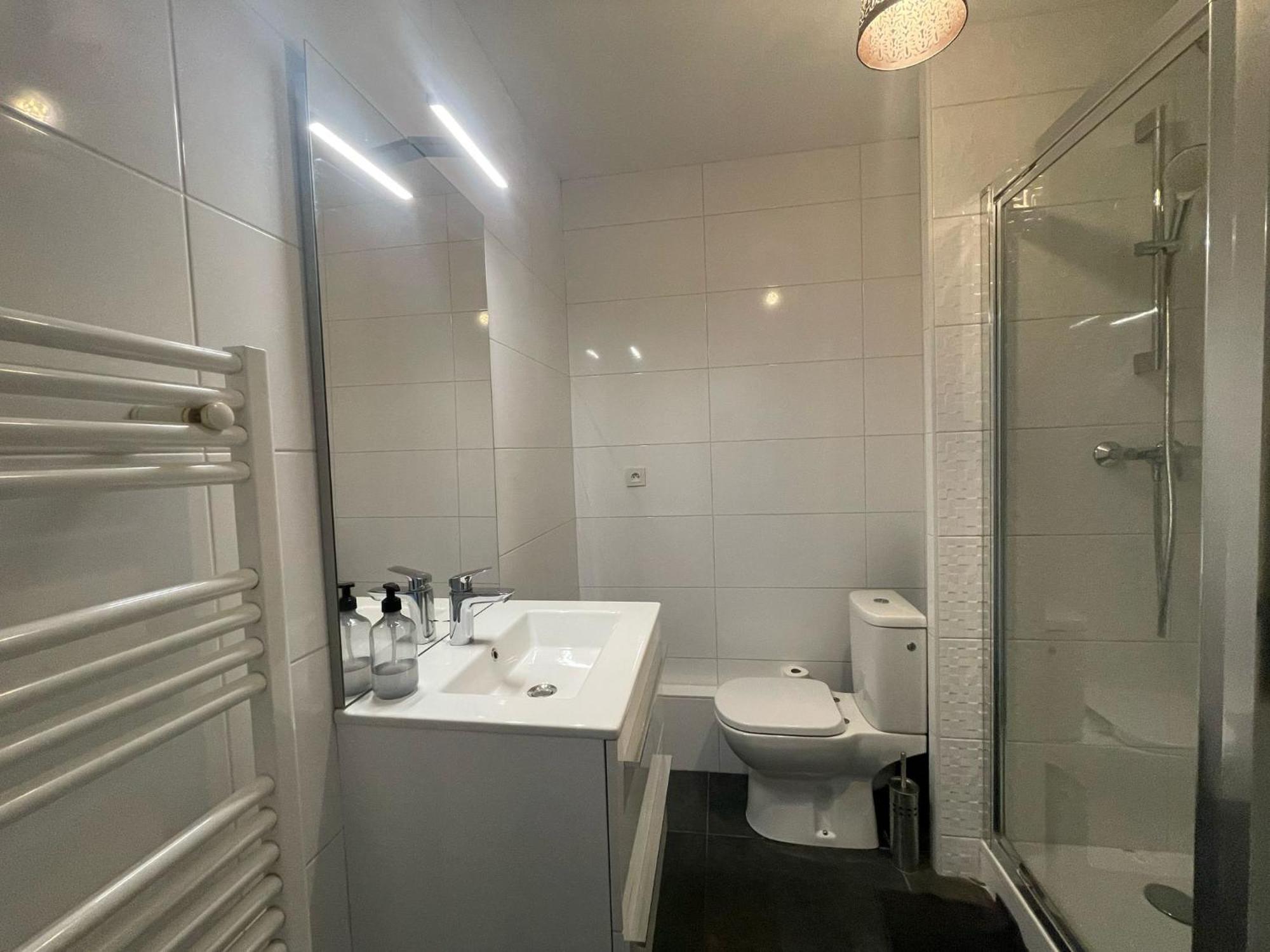 City & Cosy, Lyon Charcot- Wifi - Lave Linge - Balcon - Parking Extérieur photo