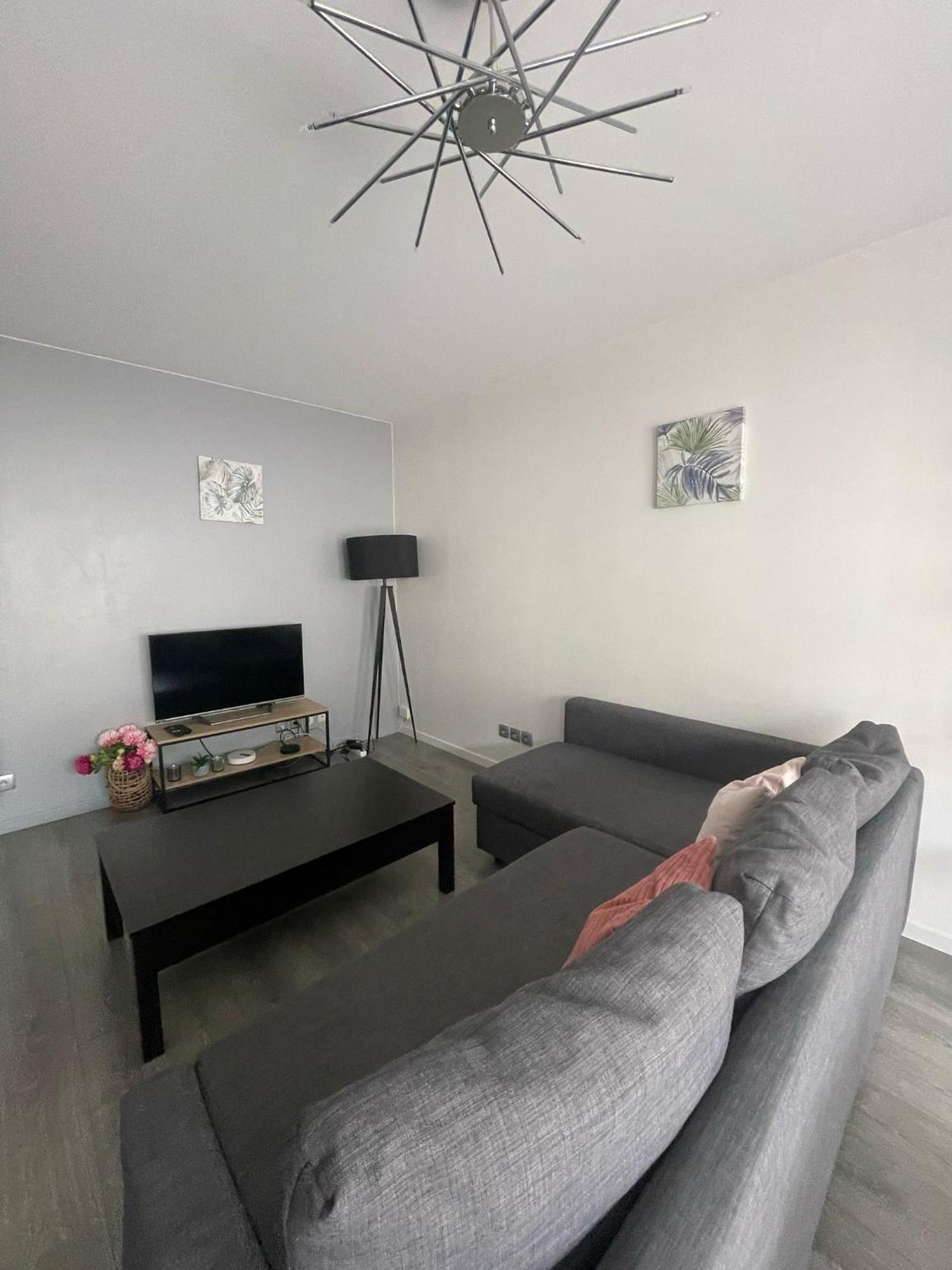 City & Cosy, Lyon Charcot- Wifi - Lave Linge - Balcon - Parking Extérieur photo