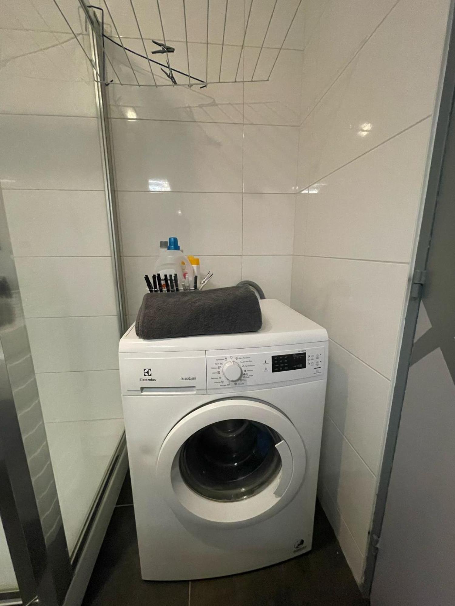 City & Cosy, Lyon Charcot- Wifi - Lave Linge - Balcon - Parking Extérieur photo